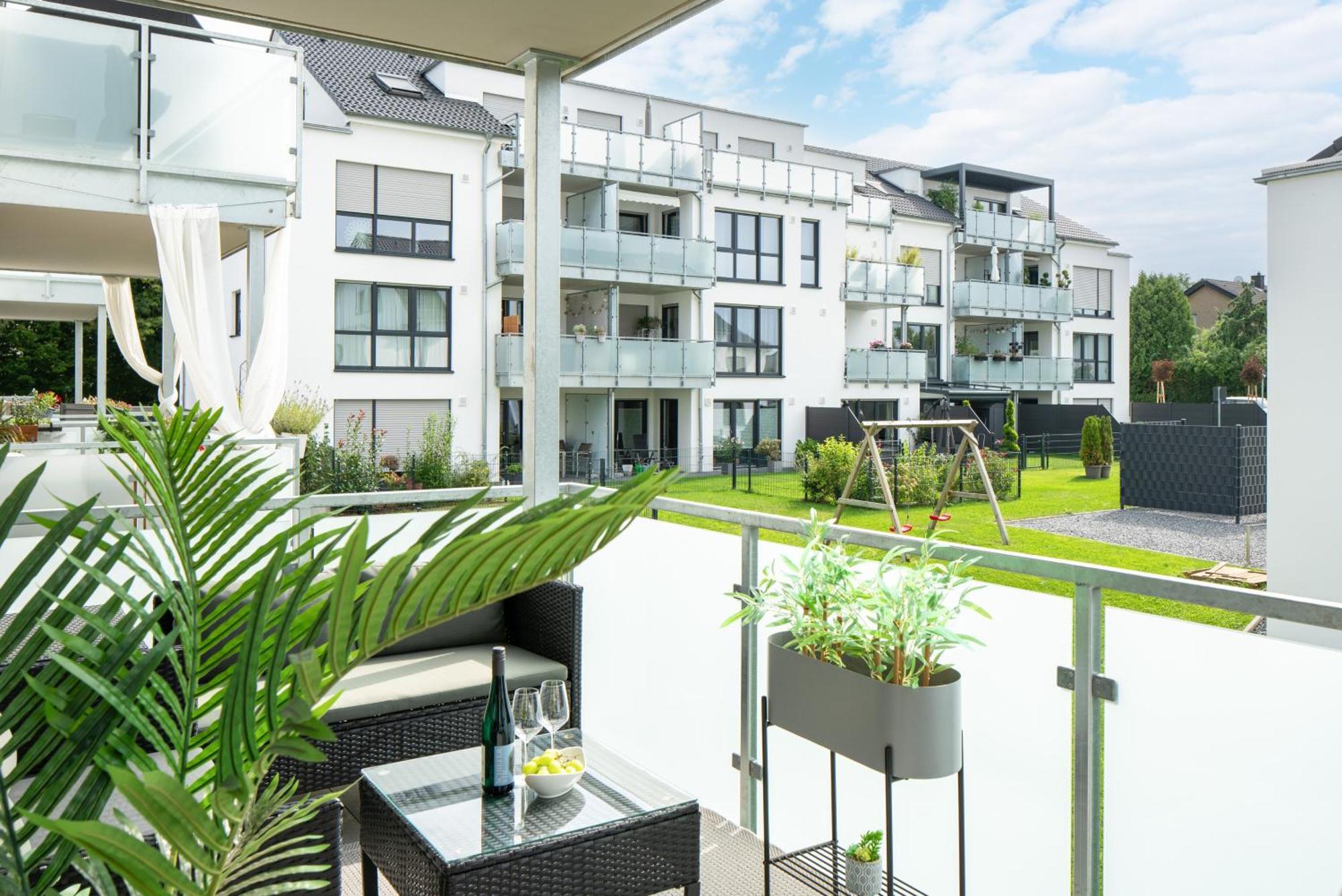 Fairmieten I Moderne Suite I Parkplatz ビーレフェルト エクステリア 写真