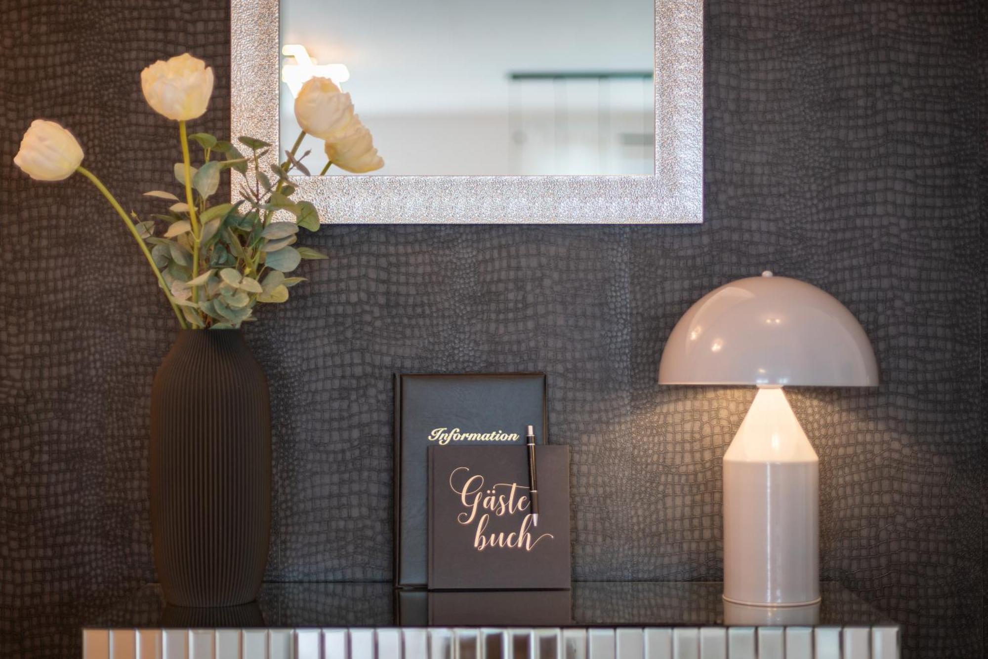 Fairmieten I Moderne Suite I Parkplatz ビーレフェルト エクステリア 写真